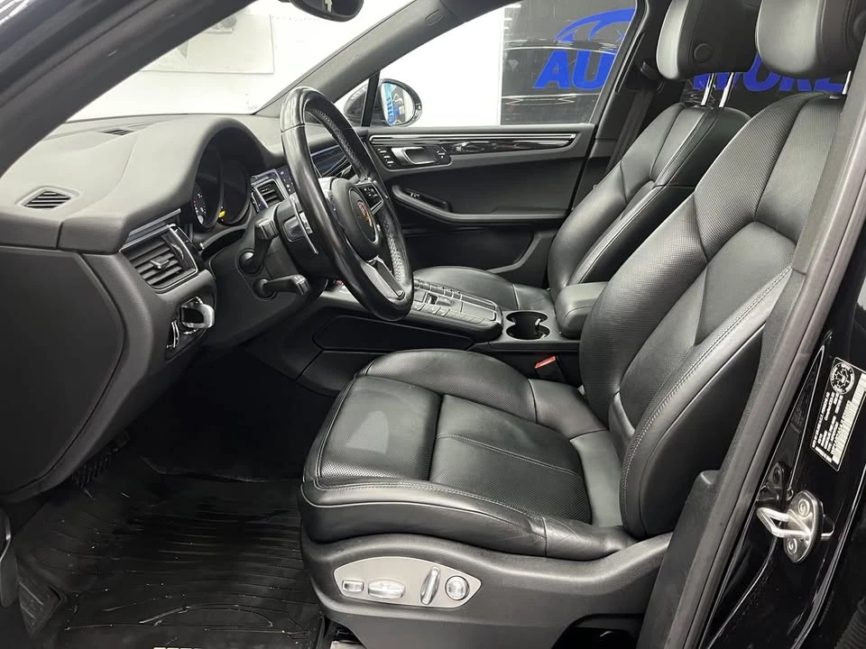 2018 Porsche Macan - Image 9 of 20