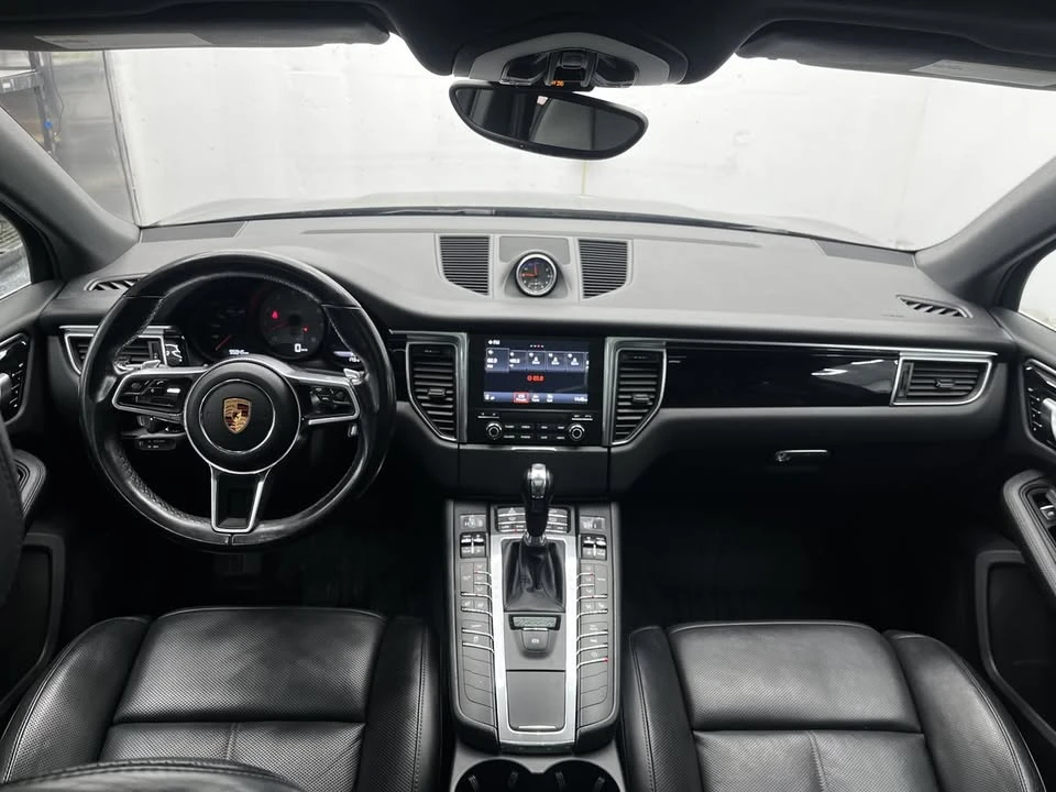 2018 Porsche Macan - Image 11 of 20
