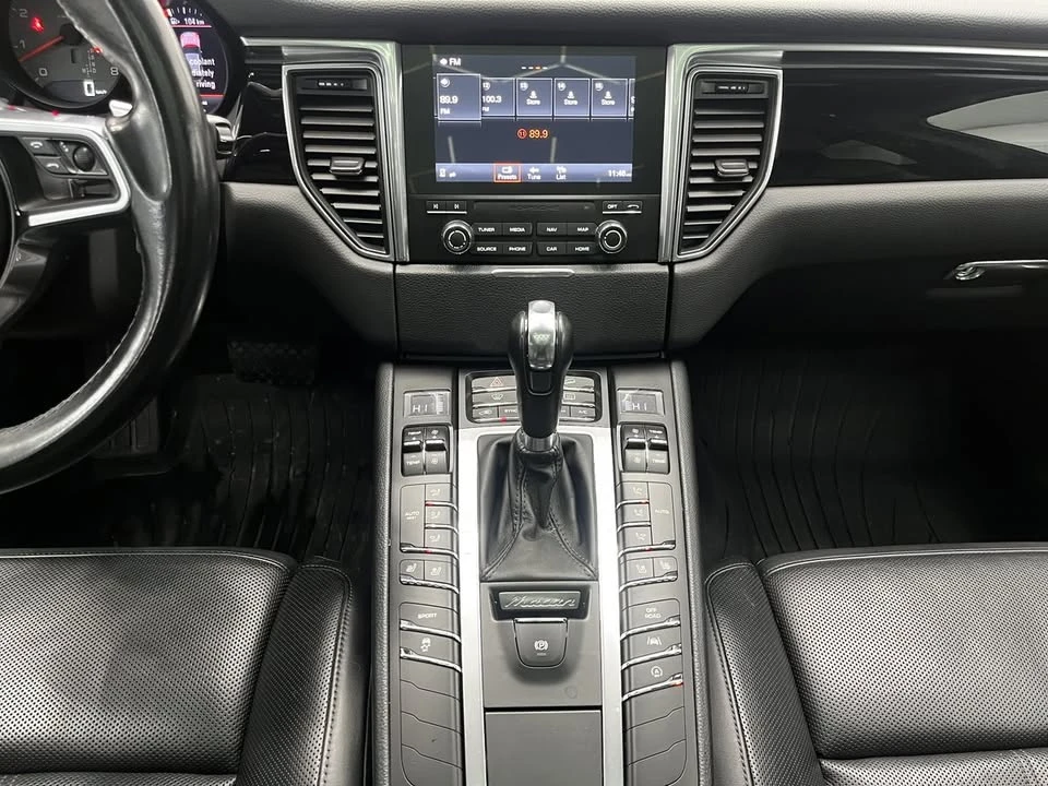 2018 Porsche Macan - Image 16 of 20