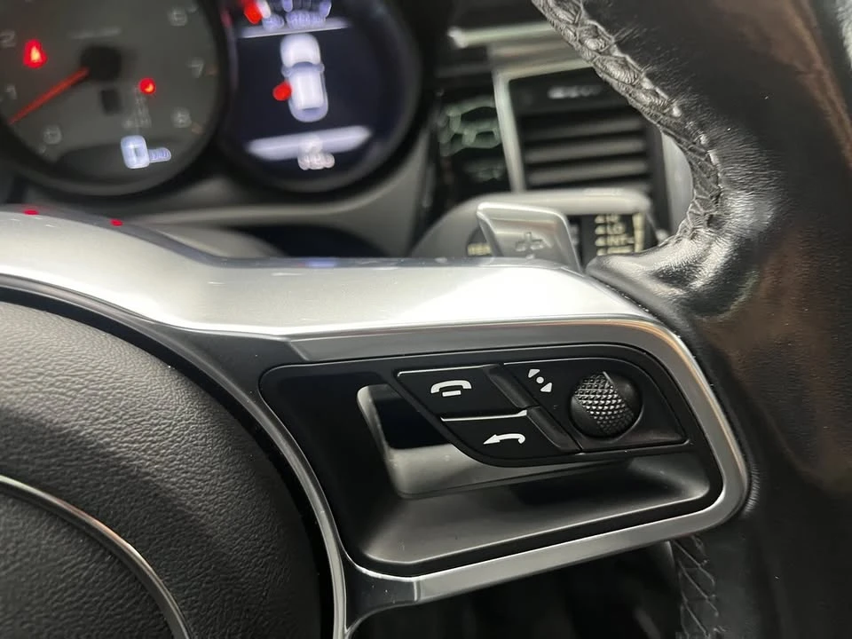 2018 Porsche Macan - Image 15 of 20