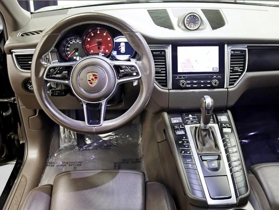 2018 Porsche Macan - Image 14 of 20