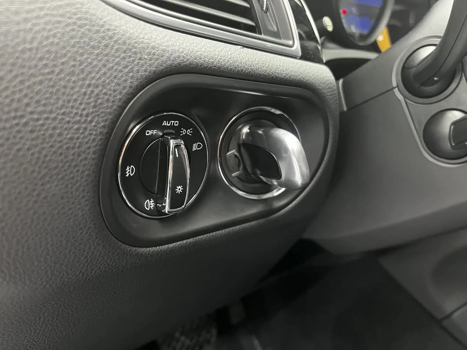 2018 Porsche Macan - Image 18 of 20
