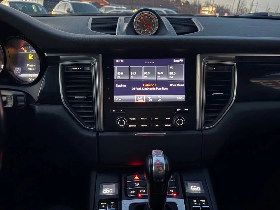 2018 Porsche Macan - Image 15 of 20