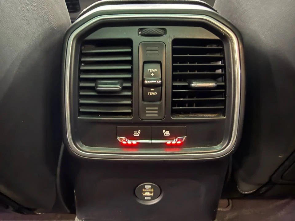 2018 Porsche Macan - Image 16 of 18
