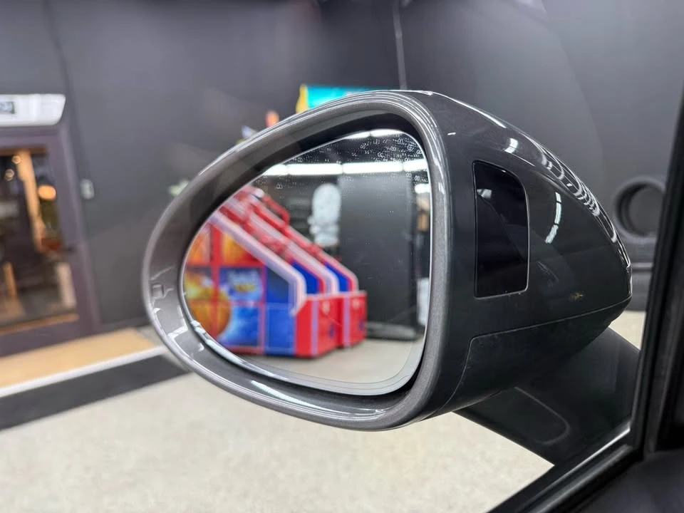 2018 Porsche Macan - Image 9 of 18