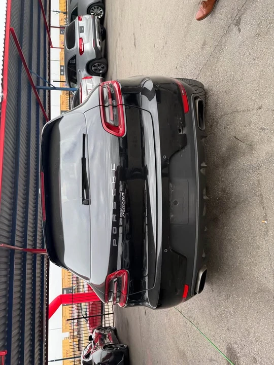 2018 Porsche Macan - Image 5 of 8