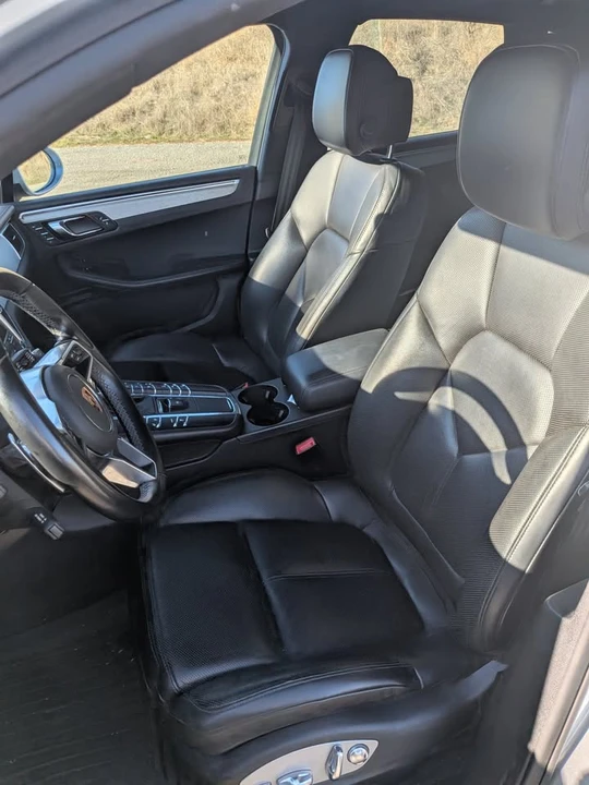 2018 Porsche Macan - Image 10 of 17