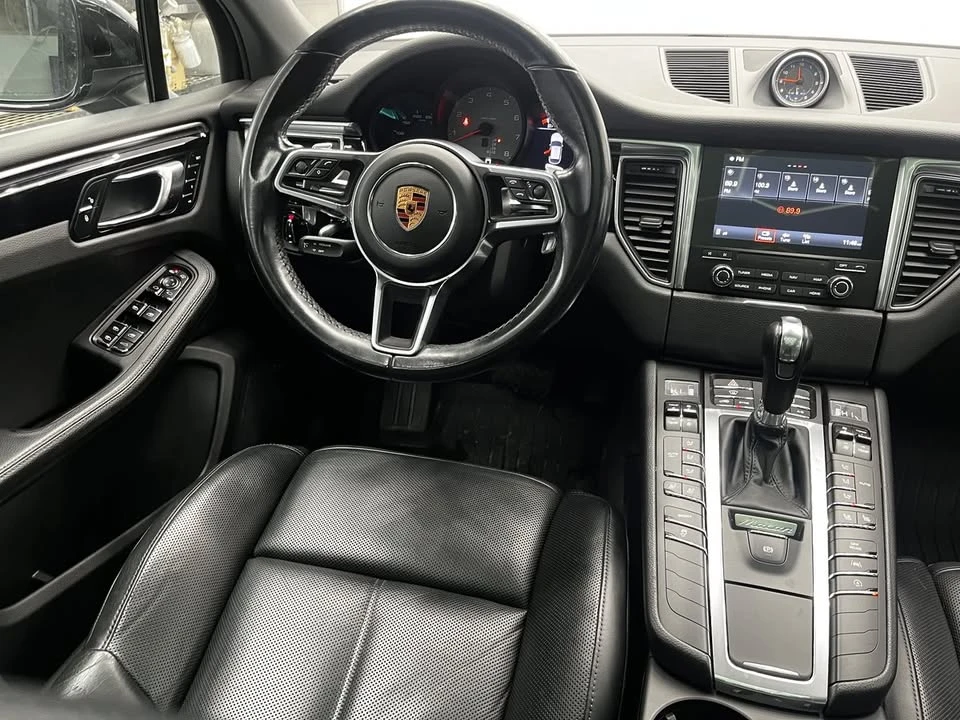 2018 Porsche Macan - Image 12 of 20