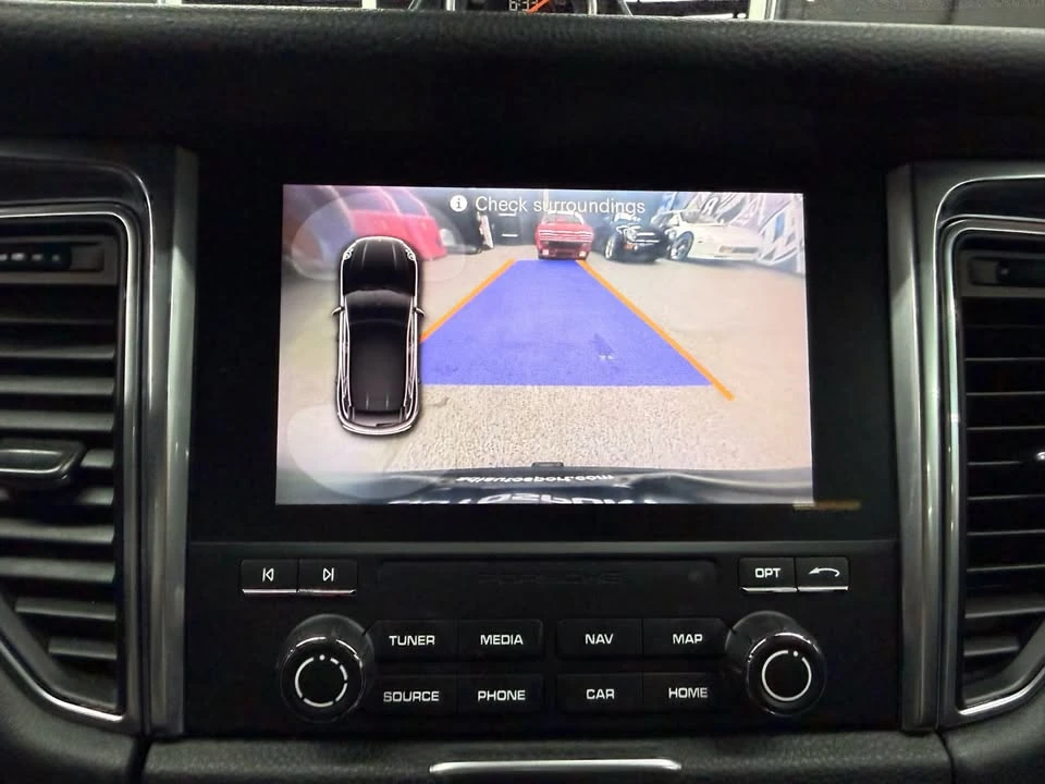 2018 Porsche Macan - Image 13 of 18