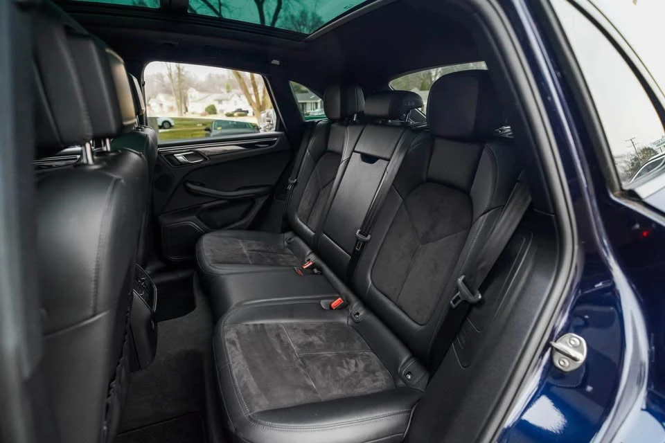 2018 Porsche Macan - Image 14 of 17