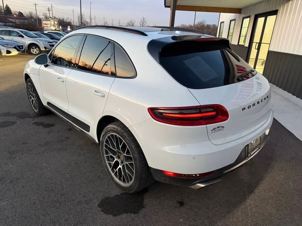 2018 Porsche Macan - Image 11 of 20