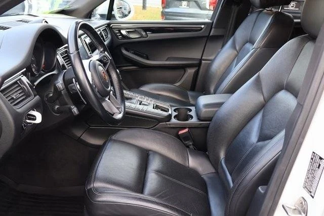 2018 Porsche Macan - Image 17 of 18