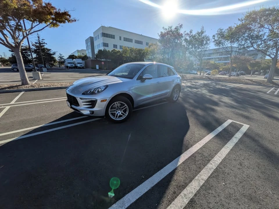 2018 Porsche Macan - Image 11 of 17