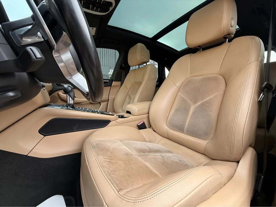 2018 Porsche Macan - Image 14 of 15