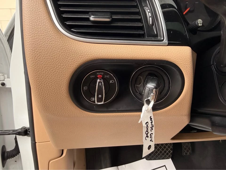 2018 Porsche Macan - Image 10 of 15