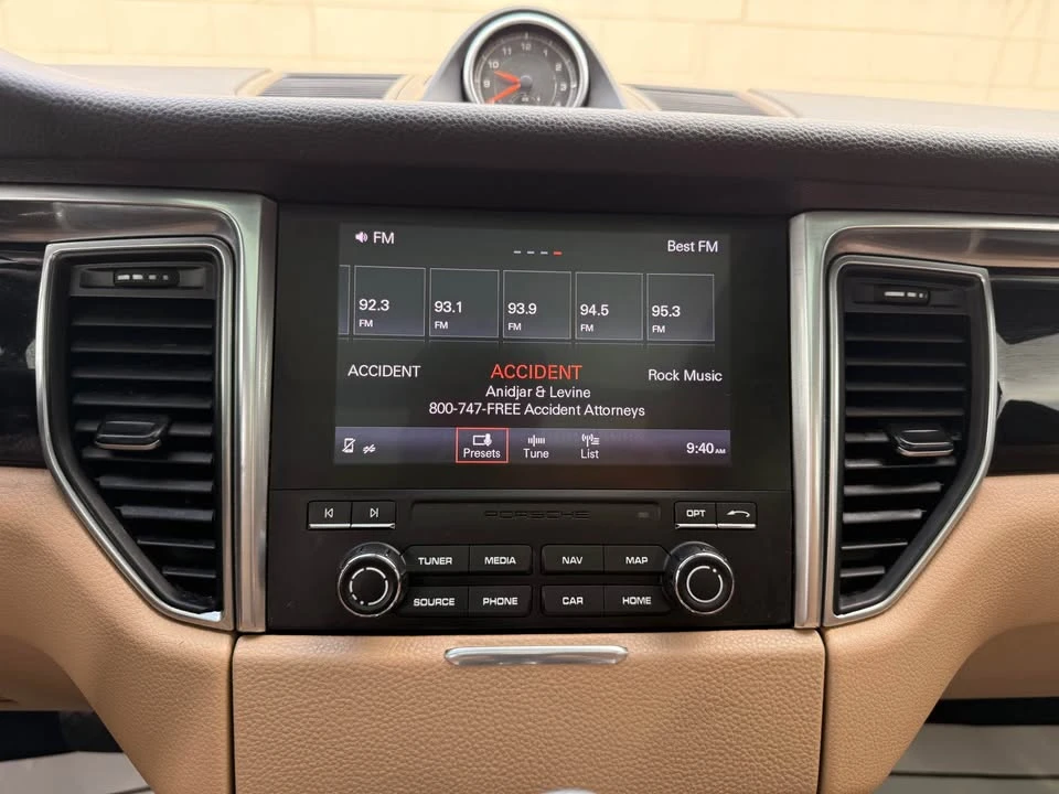2018 Porsche Macan - Image 12 of 15