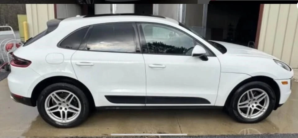 2018 Porsche Macan - Image 2 of 20