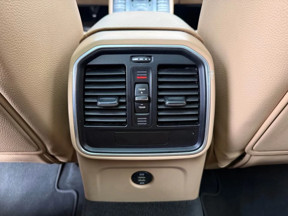 2018 Porsche Macan - Image 9 of 15