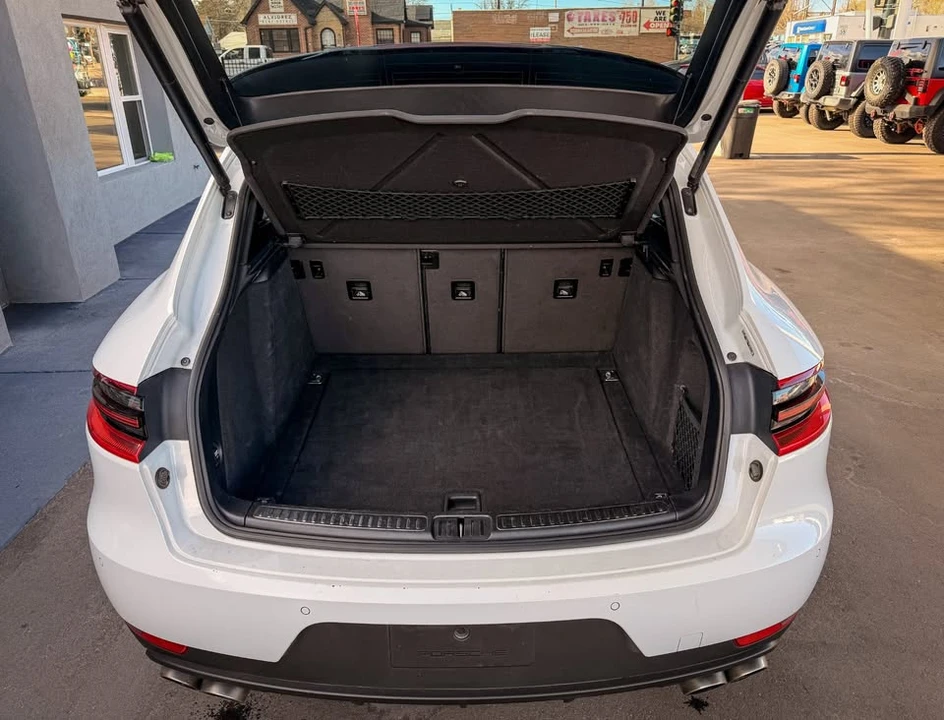 2018 Porsche Macan S - Image 19 of 20