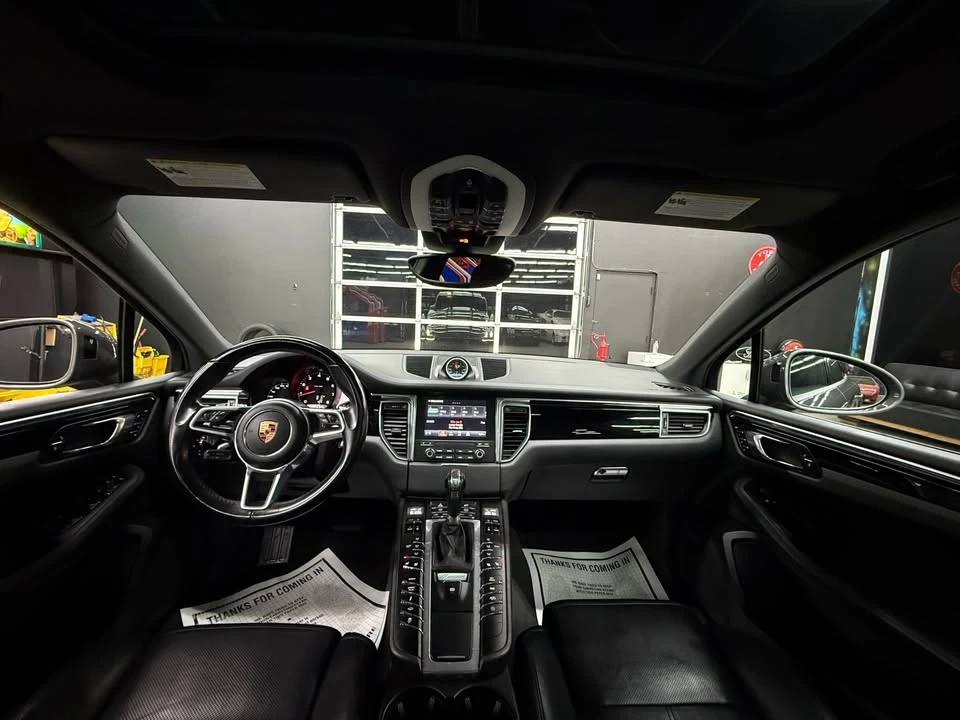 2018 Porsche Macan - Image 17 of 18