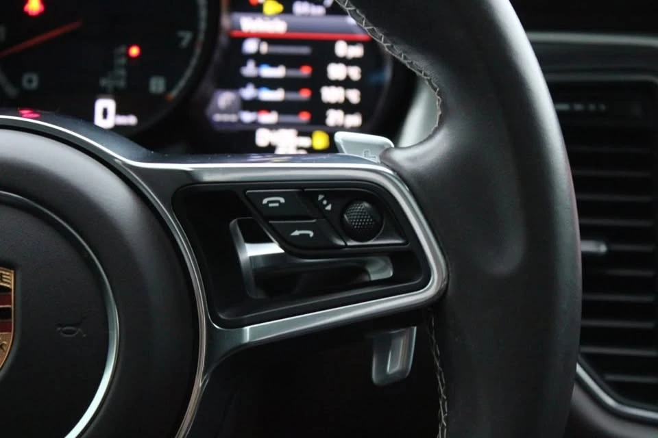 2018 Porsche Macan - Image 12 of 20
