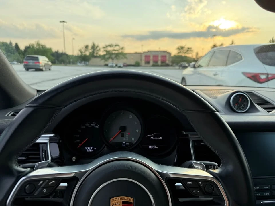 2018 Porsche Macan - Image 15 of 15