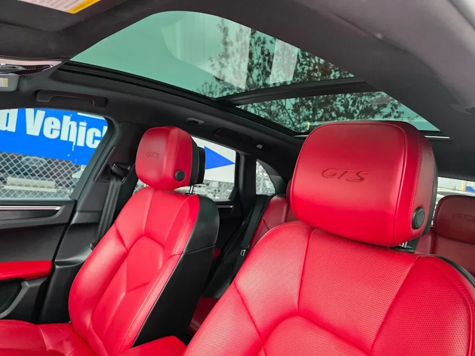 2018 Porsche Macan - Image 8 of 9