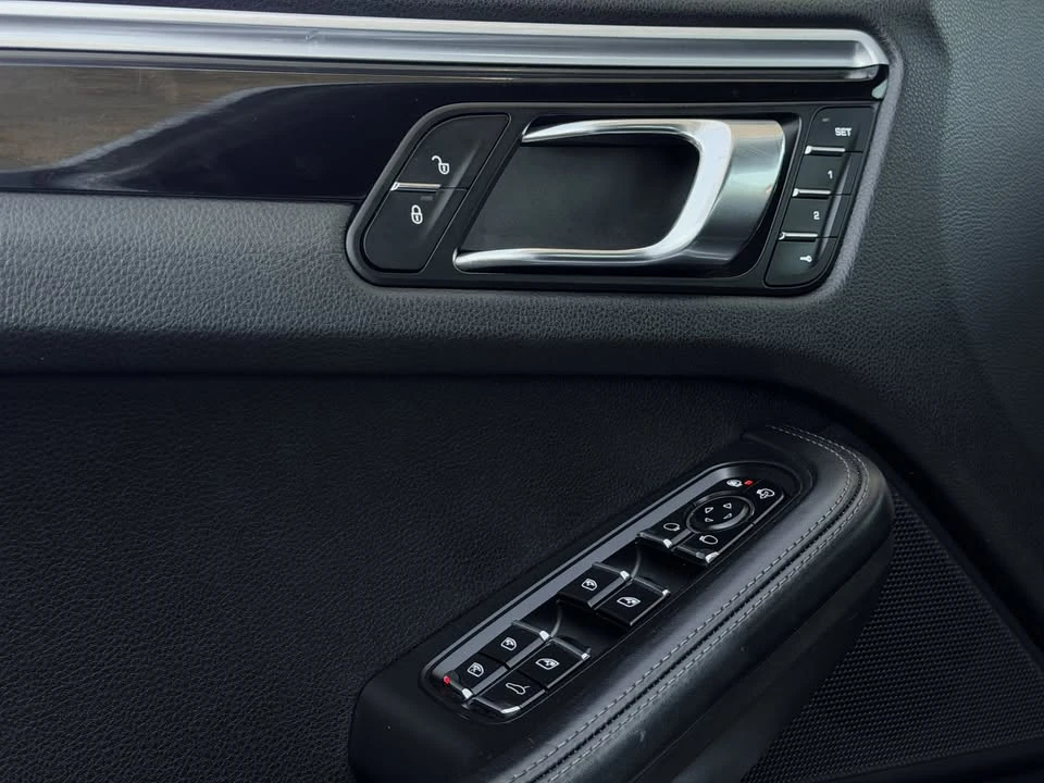 2018 Porsche Macan S - Image 9 of 20