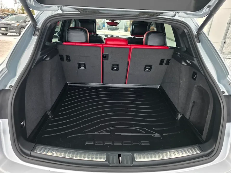2018 Porsche Macan - Image 7 of 9