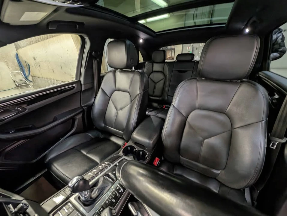 2018 Porsche Macan - Image 10 of 12