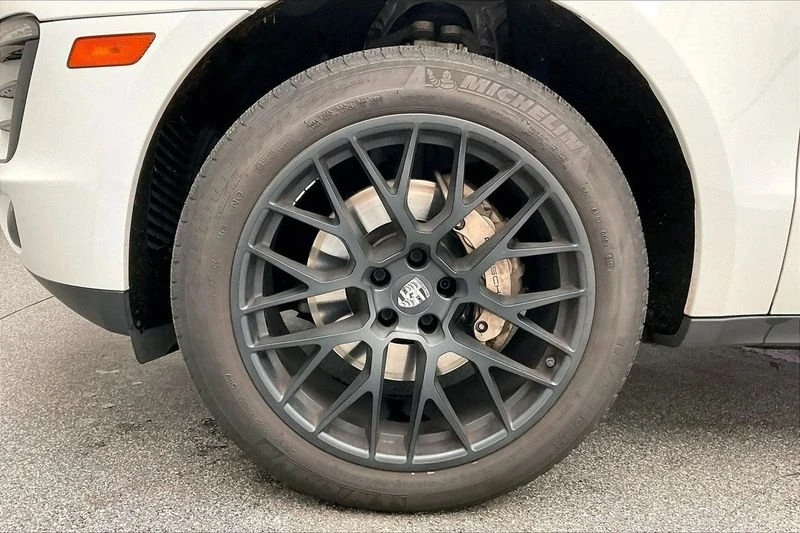 2018 Porsche Macan - Image 12 of 15