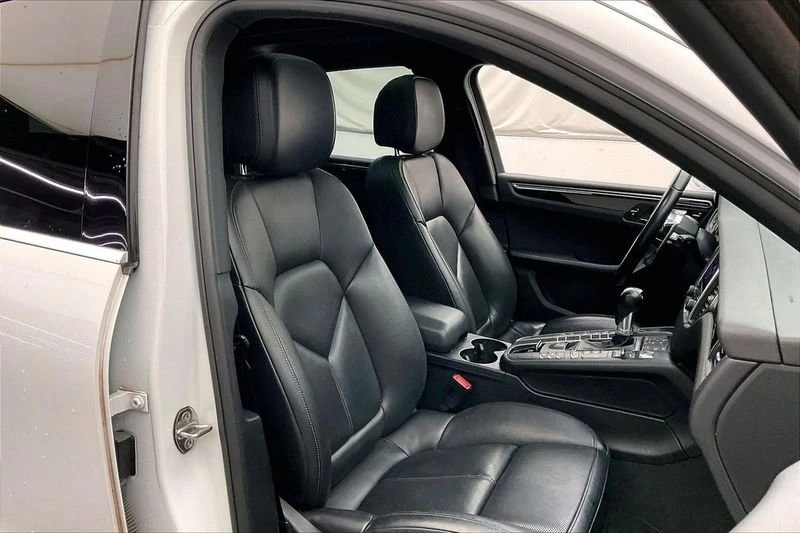 2018 Porsche Macan - Image 8 of 15