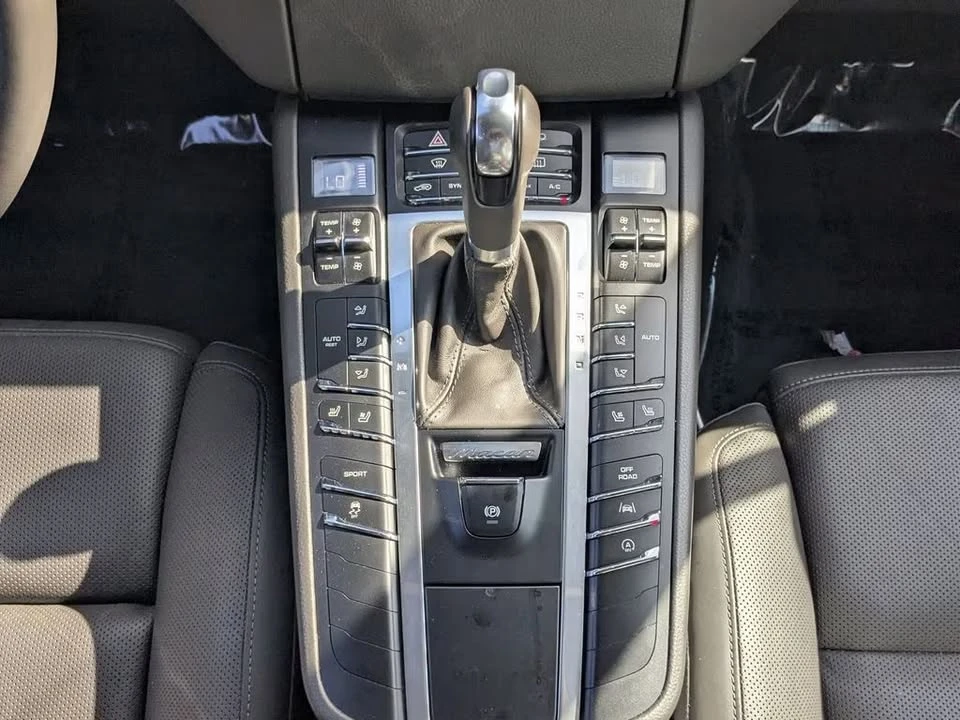 2018 Porsche Macan - Image 5 of 8