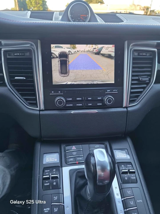 2018 Porsche Macan - Image 10 of 20
