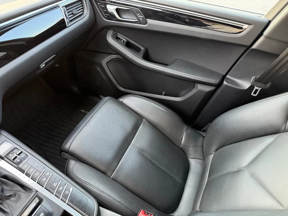 2018 Porsche Macan - Image 11 of 15