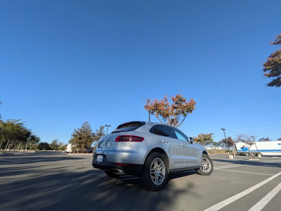 2018 Porsche Macan - Image 12 of 17