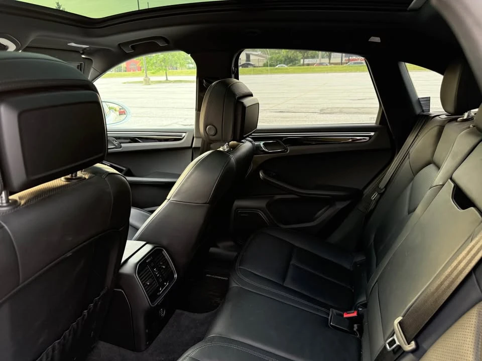 2018 Porsche Macan - Image 13 of 15