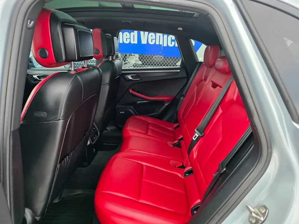 2018 Porsche Macan - Image 5 of 9