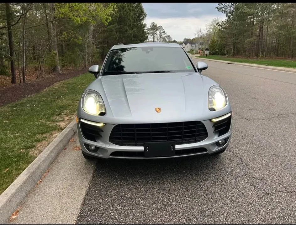2018 Porsche Macan - Image 2 of 5
