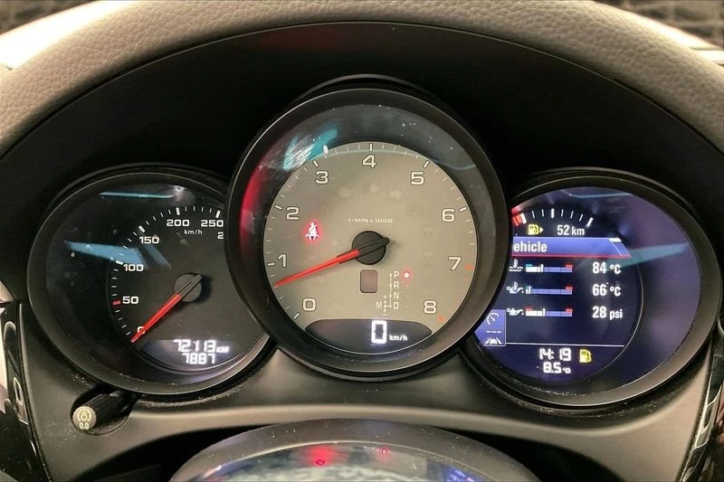 2018 Porsche Macan - Image 10 of 15