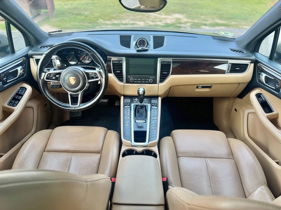 2018 Porsche Macan - Image 9 of 18