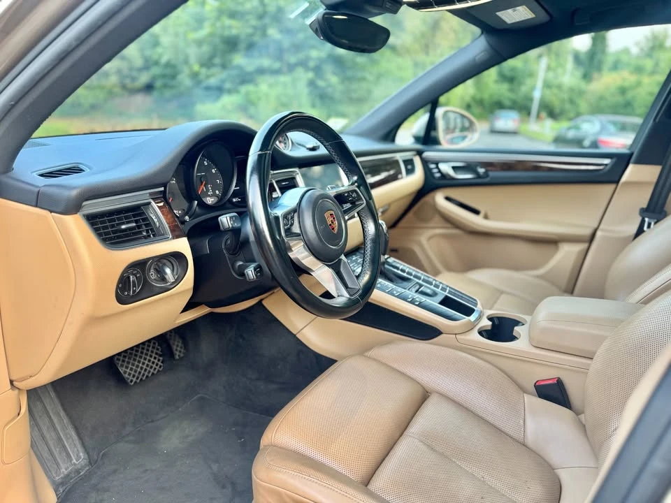 2018 Porsche Macan - Image 8 of 18