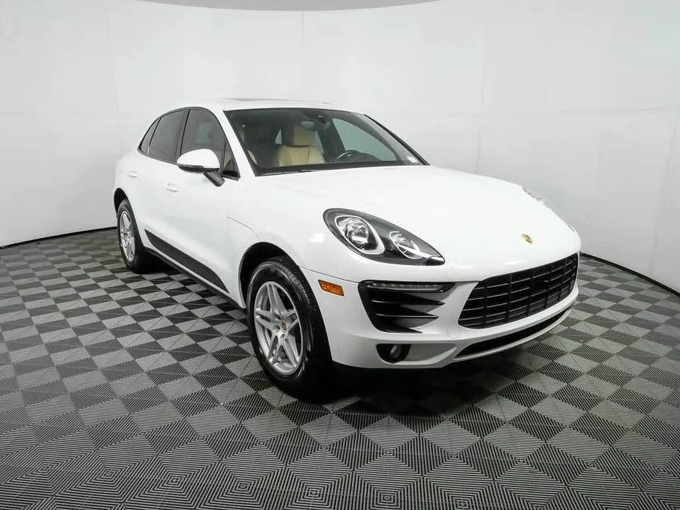 2018 Porsche Macan - Image 16 of 19