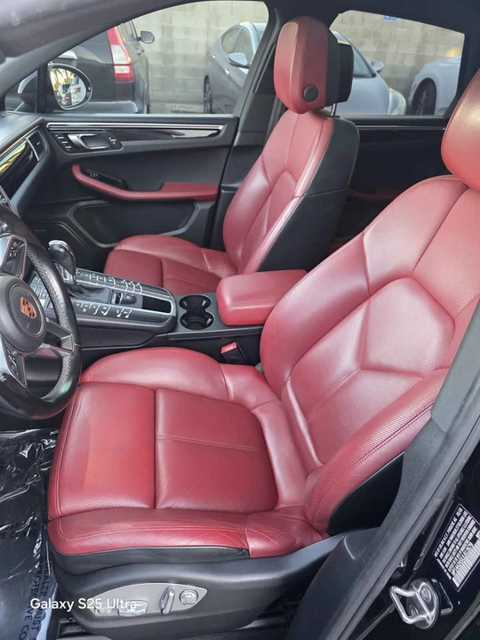 2018 Porsche Macan - Image 15 of 20
