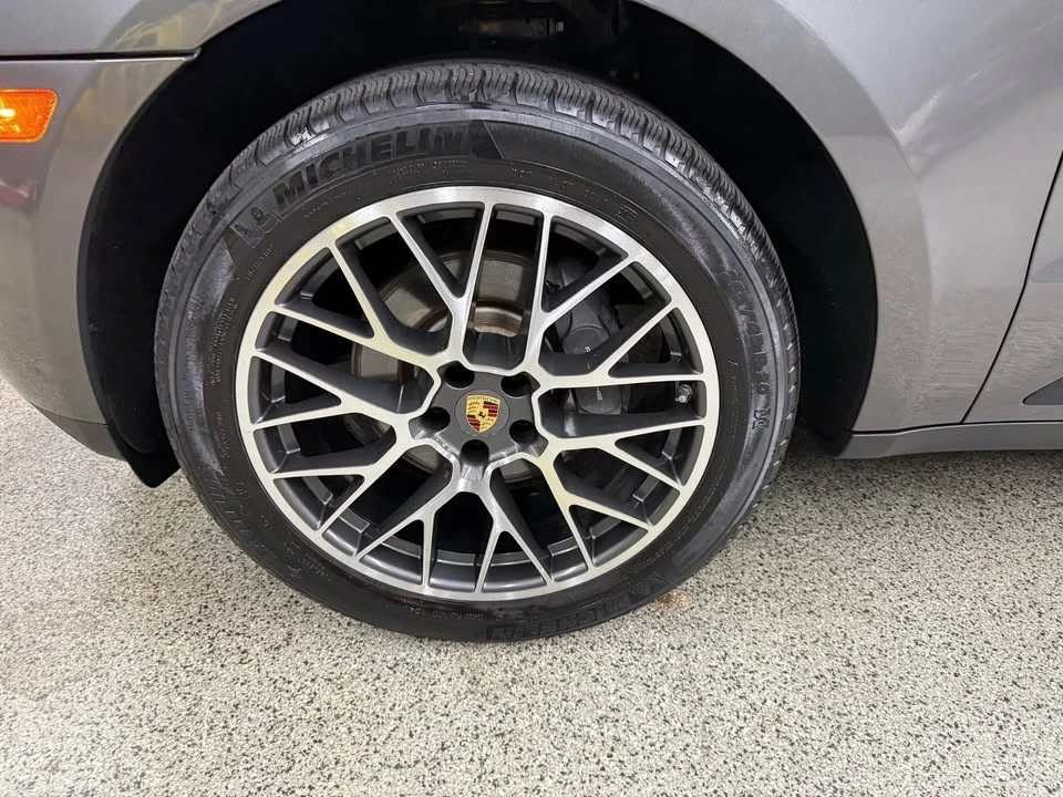 2018 Porsche Macan - Image 18 of 18