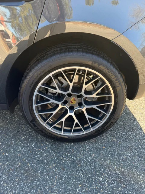 2018 Porsche Macan - Image 2 of 9