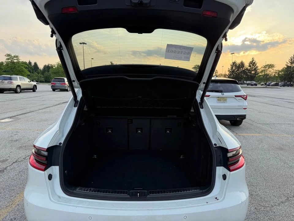 2018 Porsche Macan - Image 14 of 15