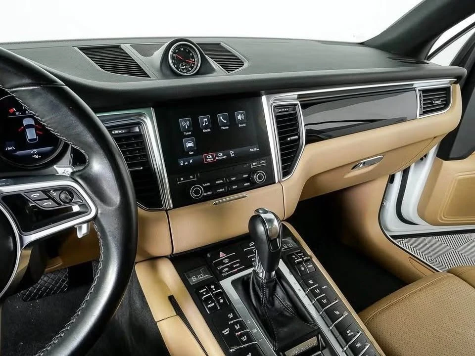 2018 Porsche Macan - Image 12 of 19