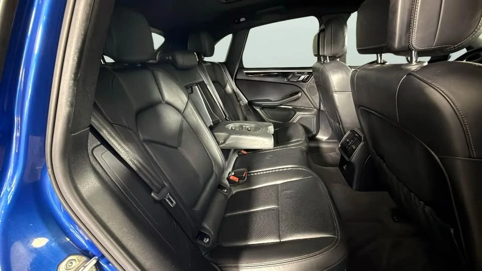 2018 Porsche Macan - Image 11 of 20