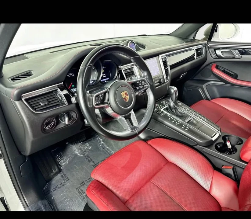 2018 Porsche Macan - Image 8 of 12